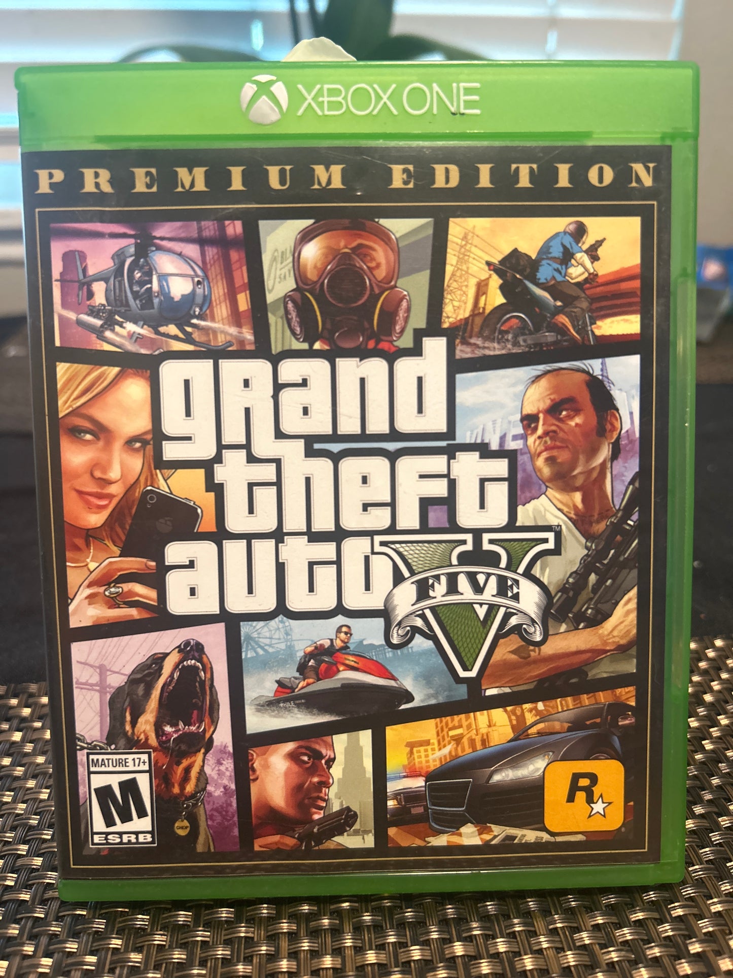 Grand theft auto V (Xbox one)